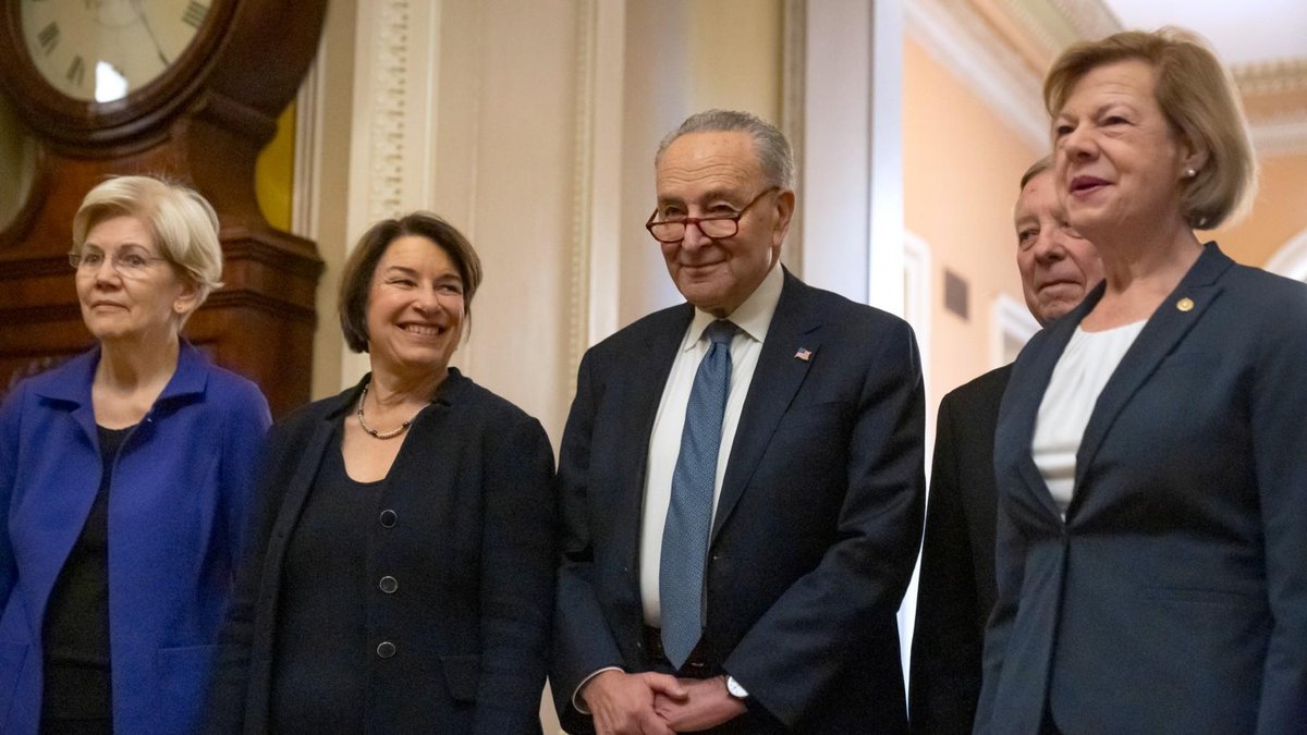 Americans Trust Democrats More than Republicans on Economy