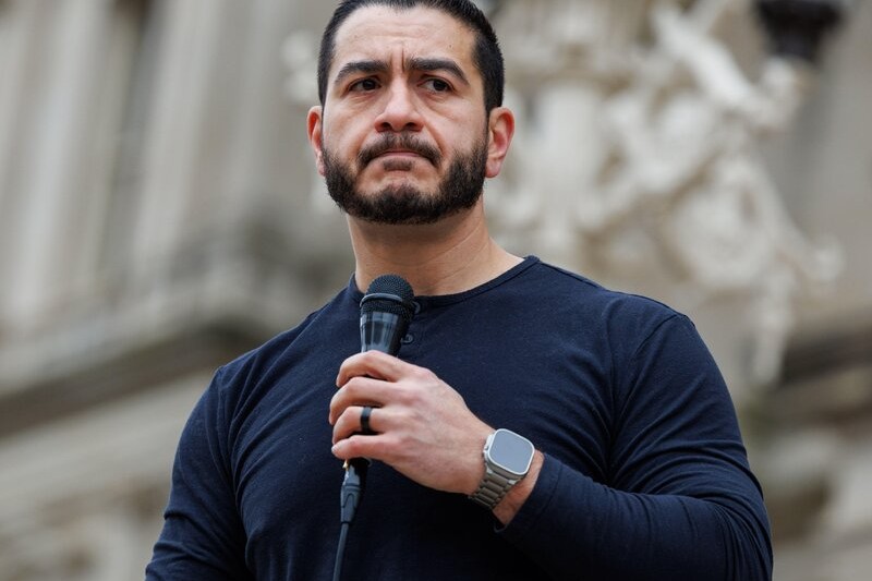 El-Sayed Leads In Michigan, AOC Endorses